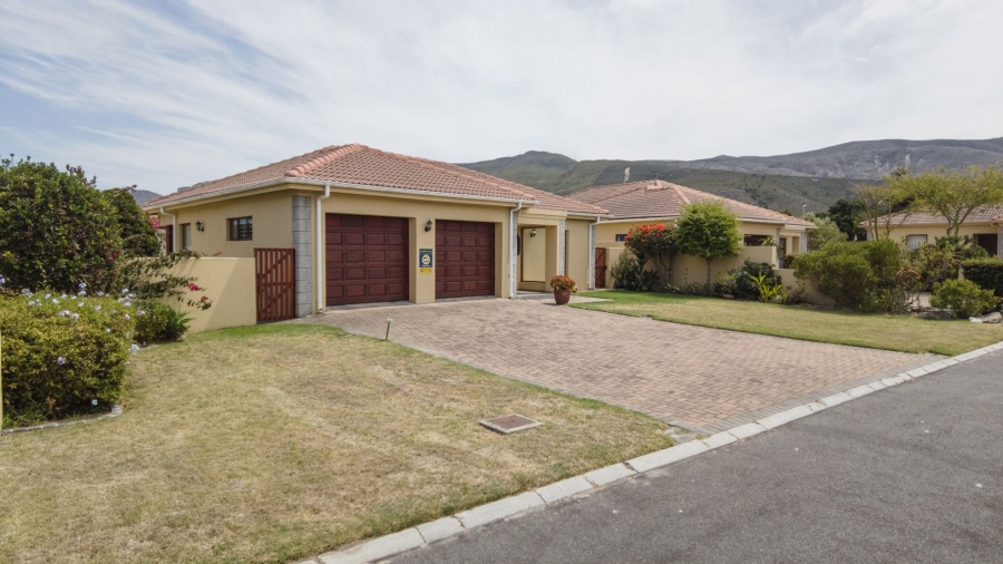 3 Bedroom Property for Sale in Sandbaai Western Cape